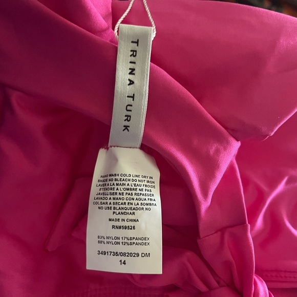 NWT Trina Turk Women's Standard Monaco Halter One Piece Swimsuit-Bathing Suits - Picture 4 of 4